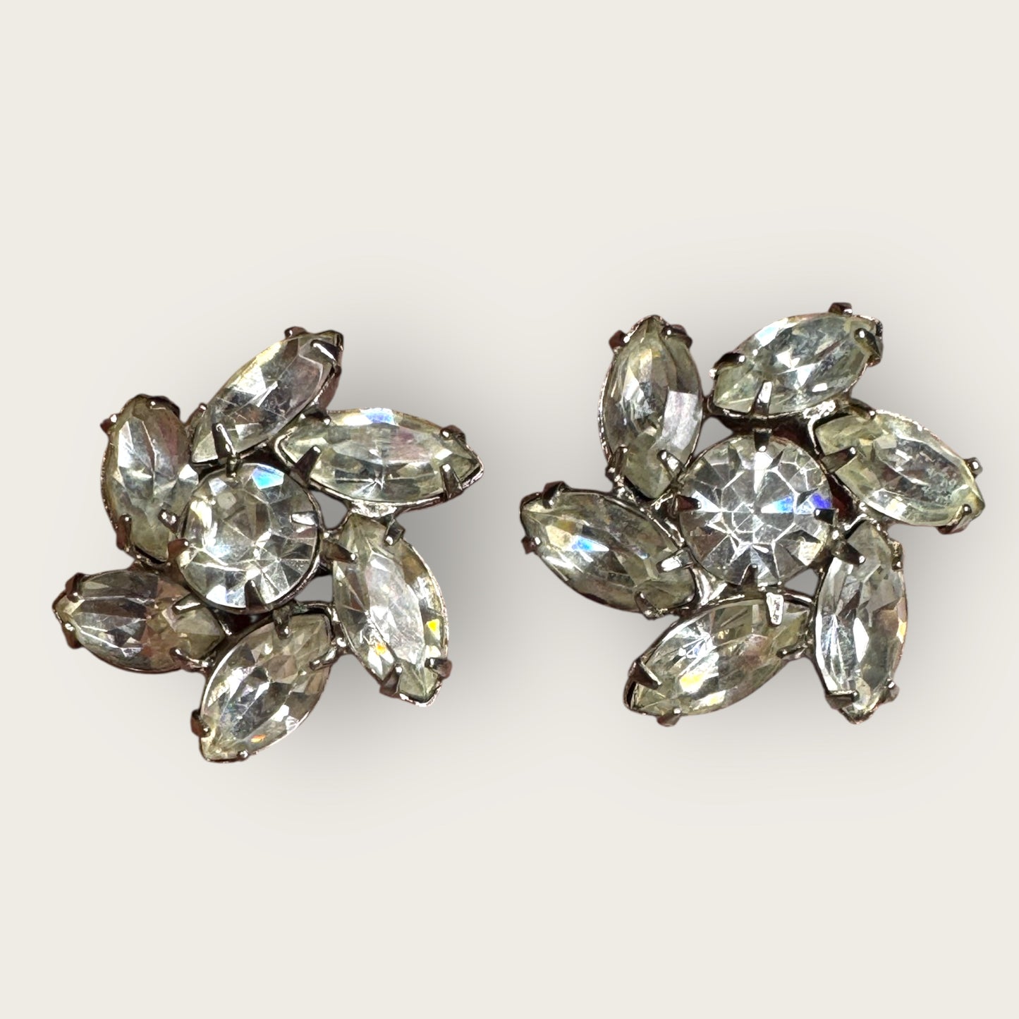 Vintage Clear Rhinestone Pinwheel Screwback Earrings – Mid-Century Silver-Tone