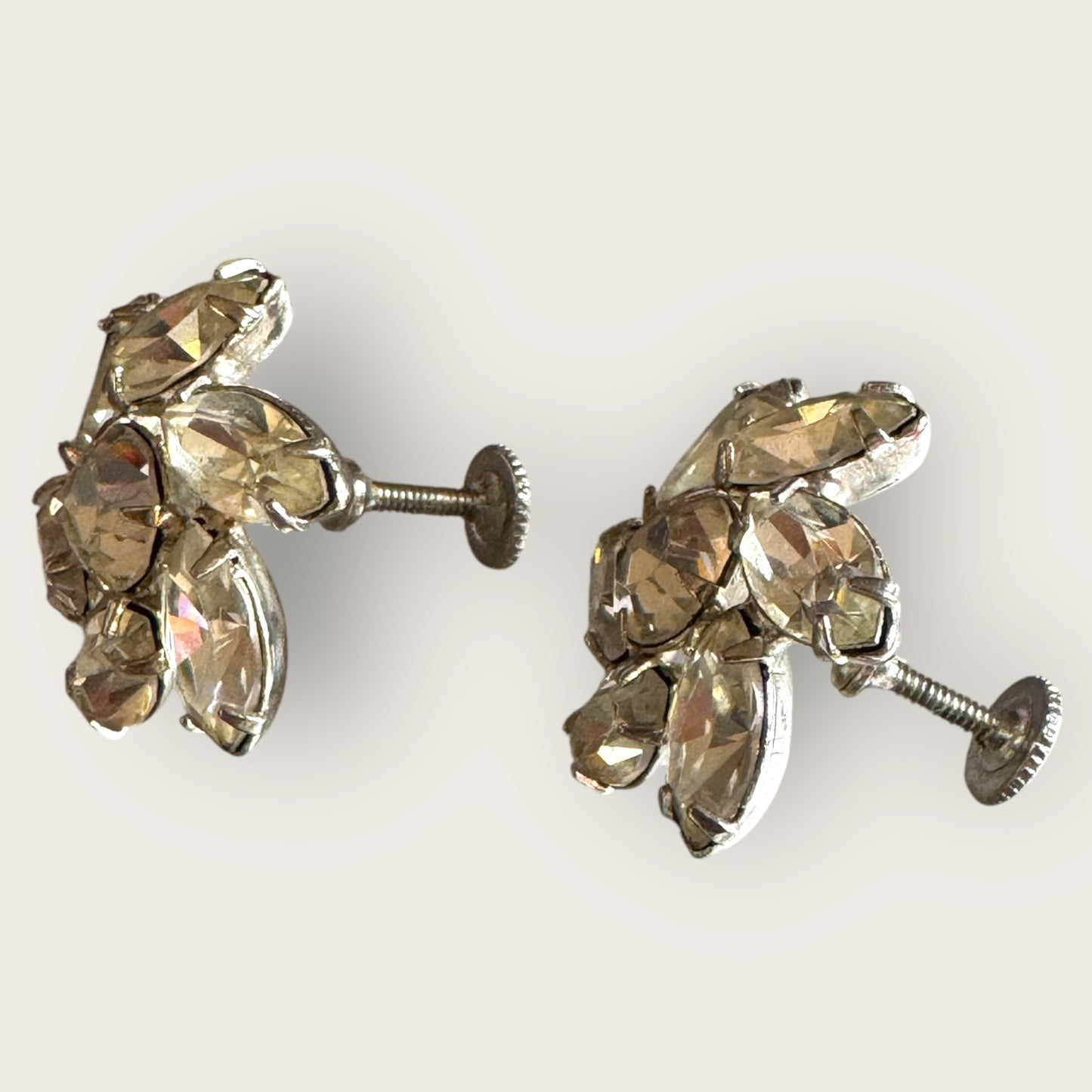 Vintage Clear Rhinestone Pinwheel Screwback Earrings – Mid-Century Silver-Tone