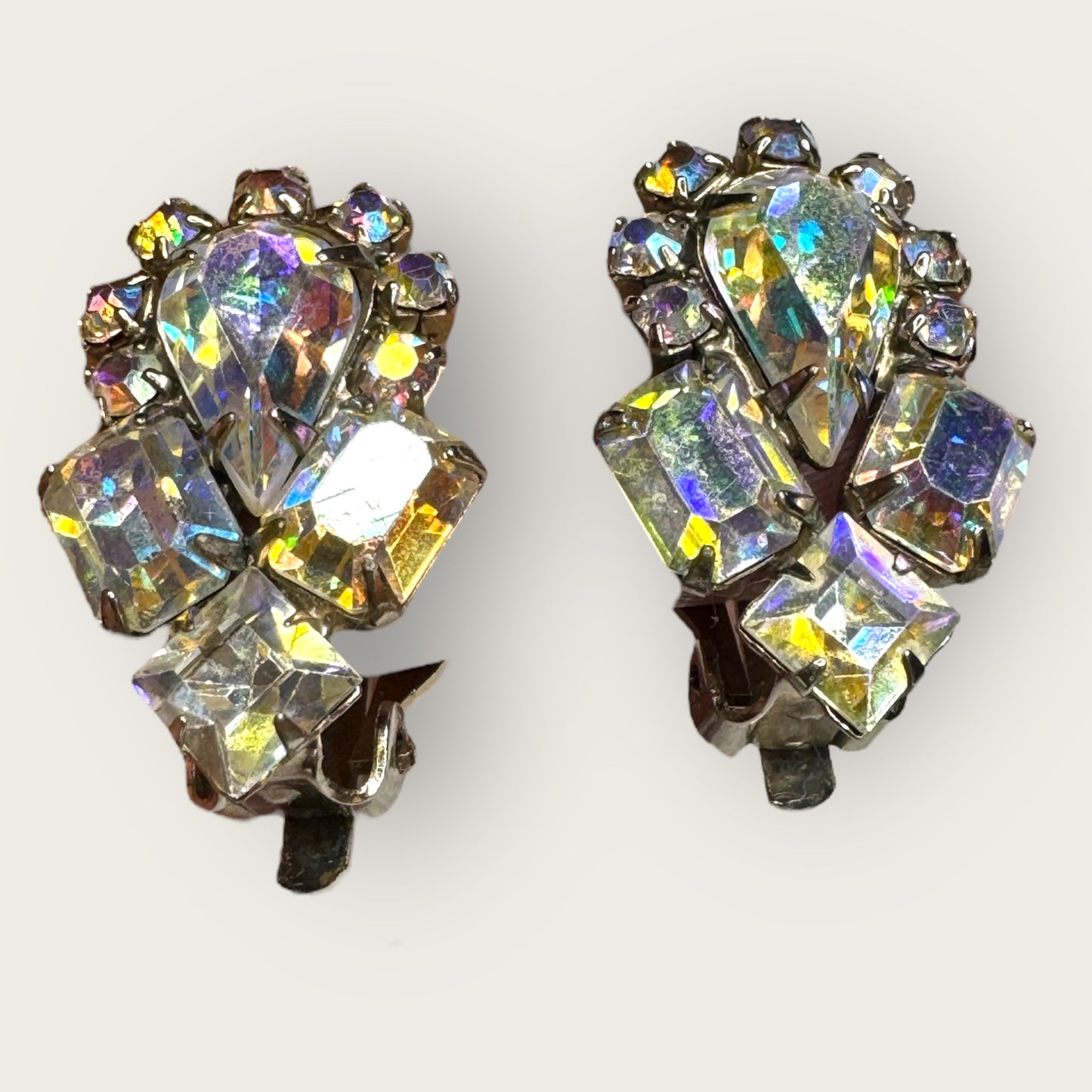 Vintage Aurora Borealis Rhinestone Cluster Earrings – 1950s Clip-On Statement Jewelry
