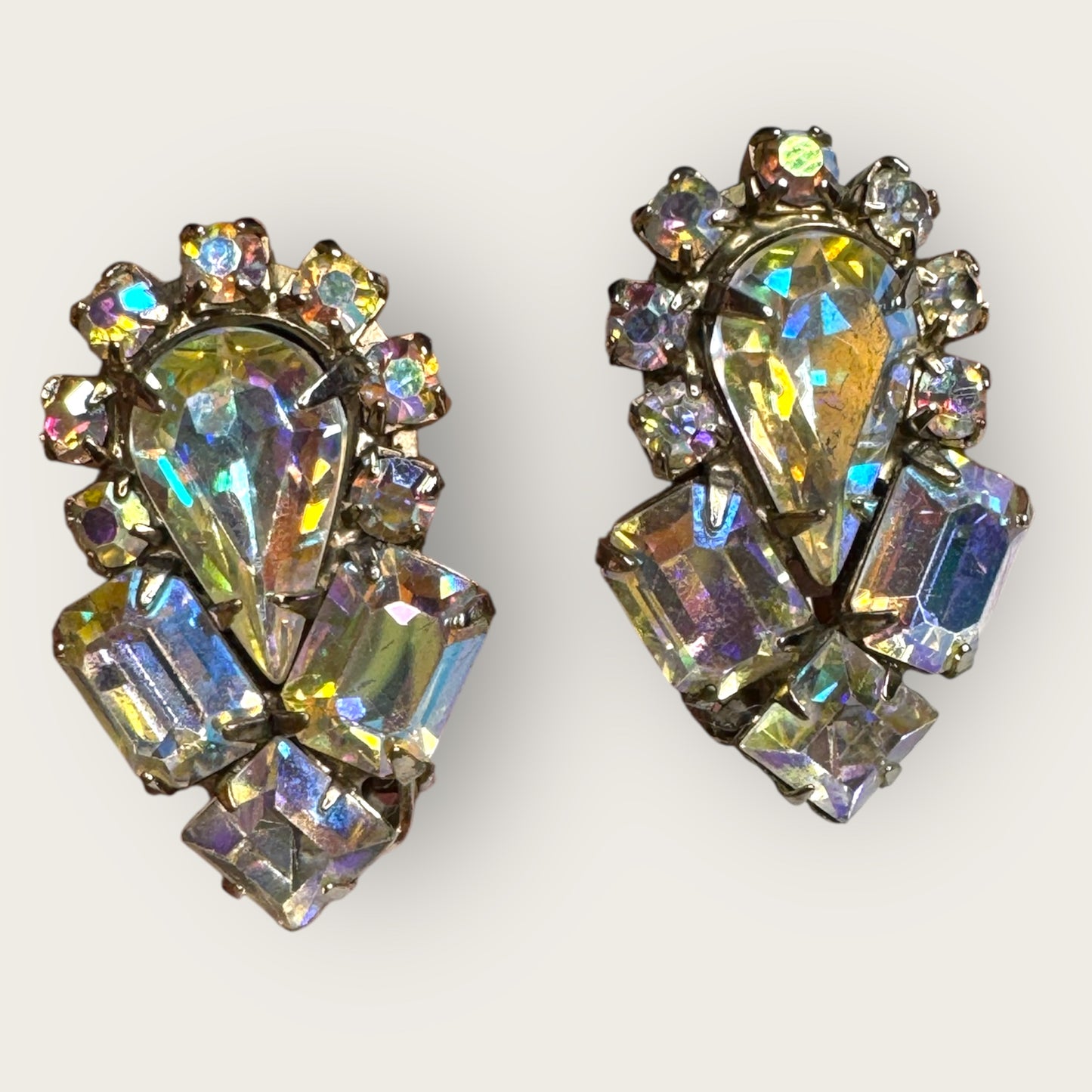 Vintage Aurora Borealis Rhinestone Cluster Earrings – 1950s Clip-On Statement Jewelry