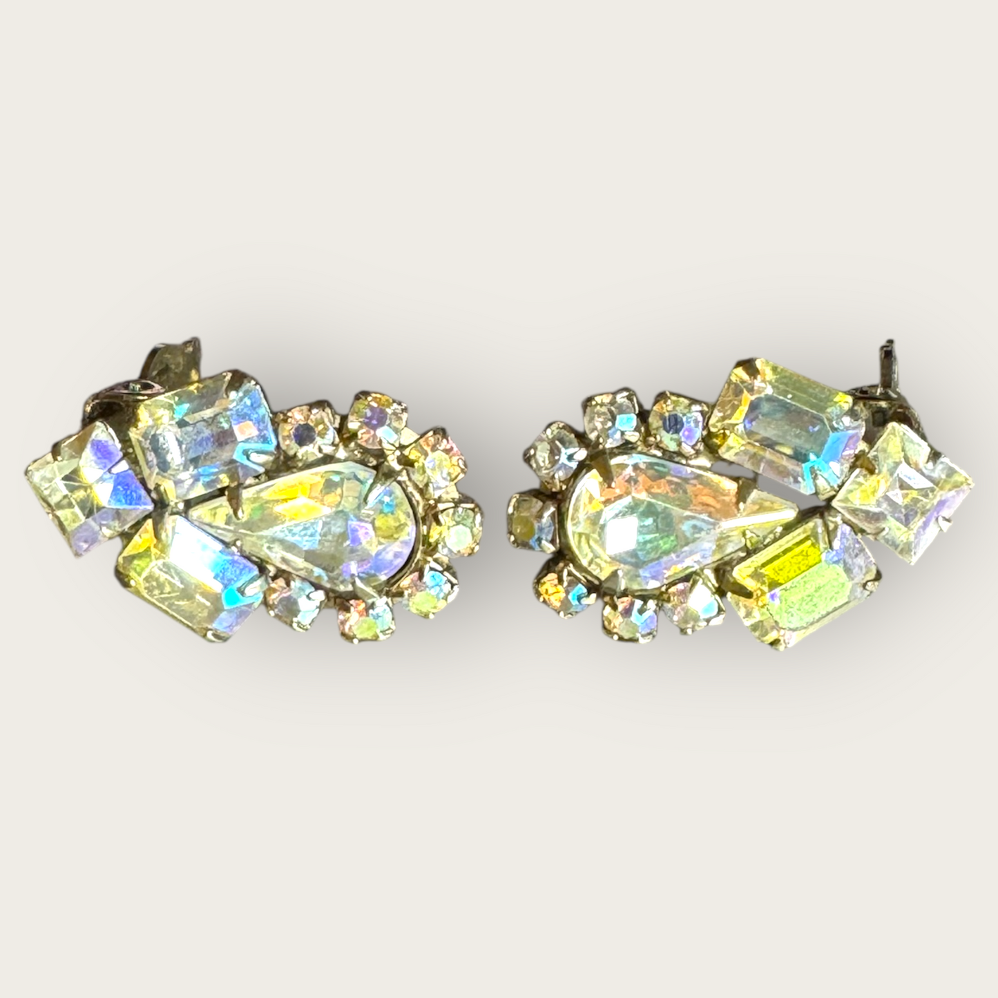 Vintage Aurora Borealis Rhinestone Cluster Earrings – 1950s Clip-On Statement Jewelry