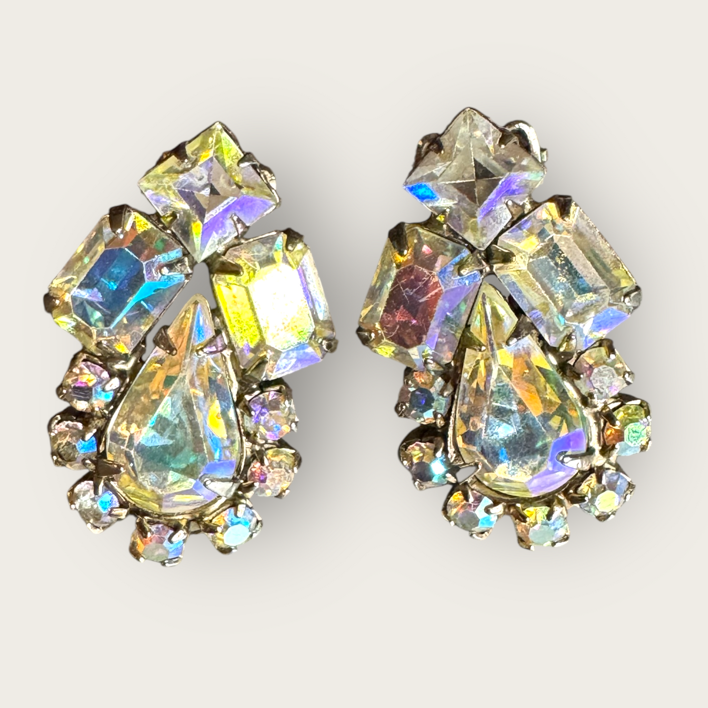 Vintage Aurora Borealis Rhinestone Cluster Earrings – 1950s Clip-On Statement Jewelry