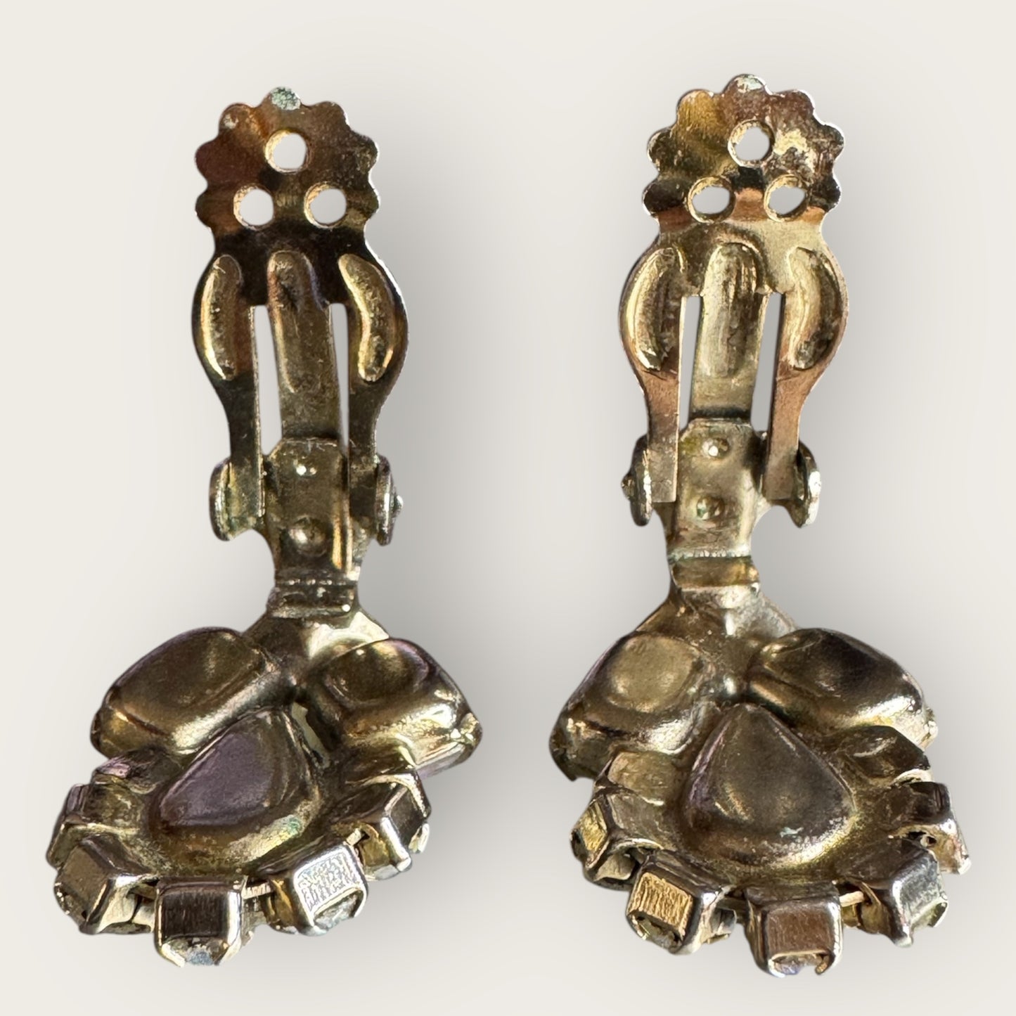 Vintage Aurora Borealis Rhinestone Cluster Earrings – 1950s Clip-On Statement Jewelry