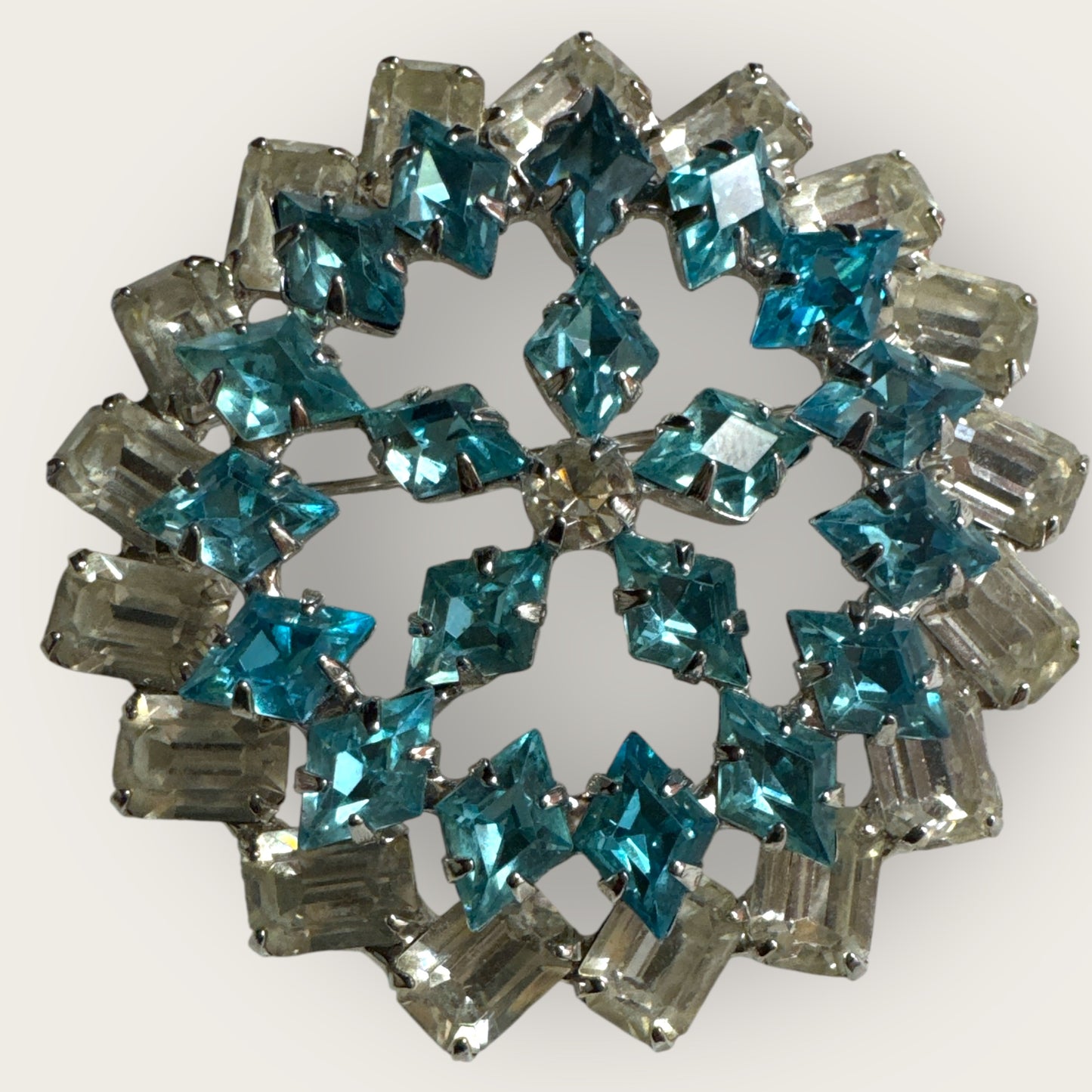 Vintage Ice Blue & Clear Rhinestone Snowflake Starburst Brooch – Mid-Century Statement Jewelry