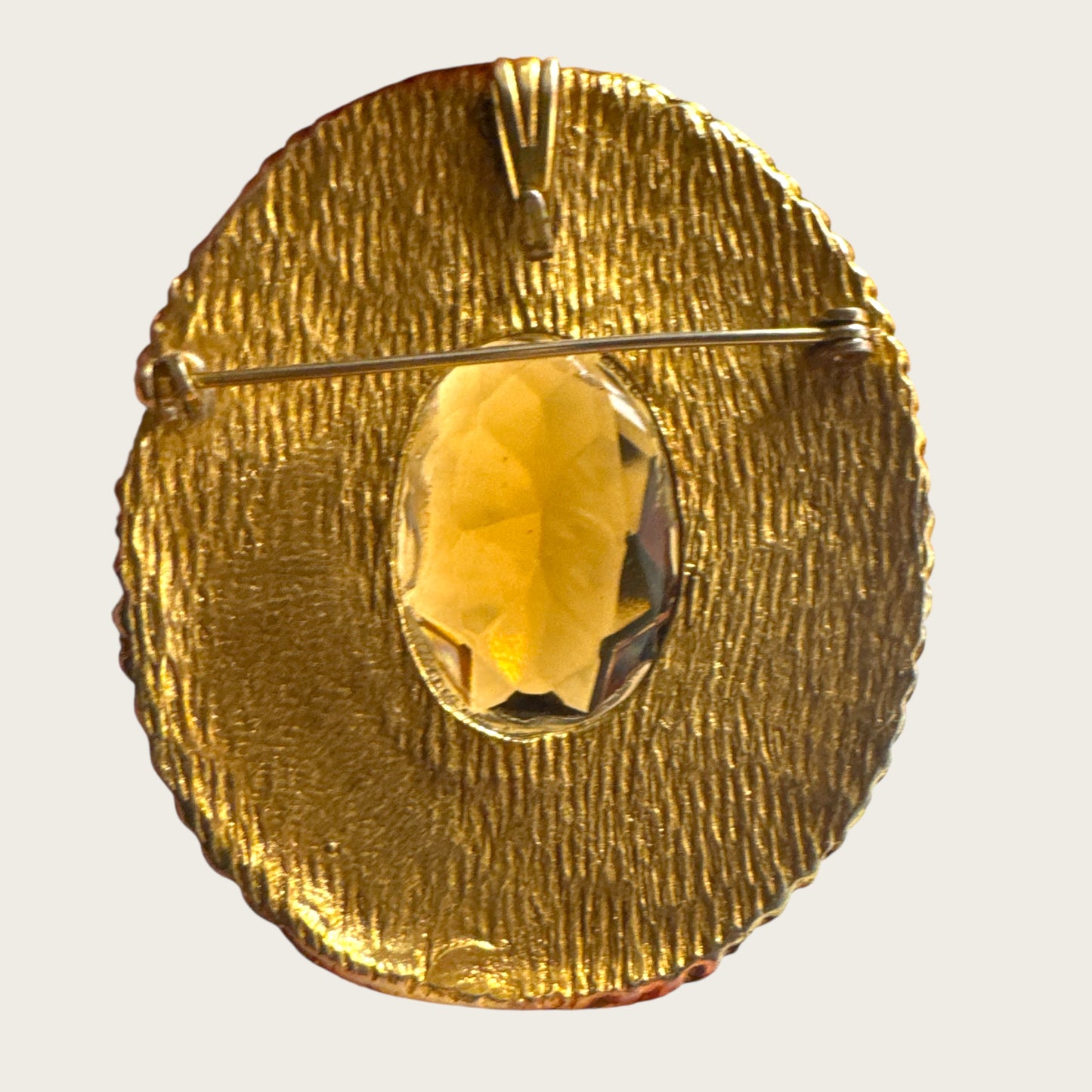 Vintage Smoky Glass Convertible Brooch Pendant – Textured Gold-Tone Setting – Mid-Century Statement Jewelry