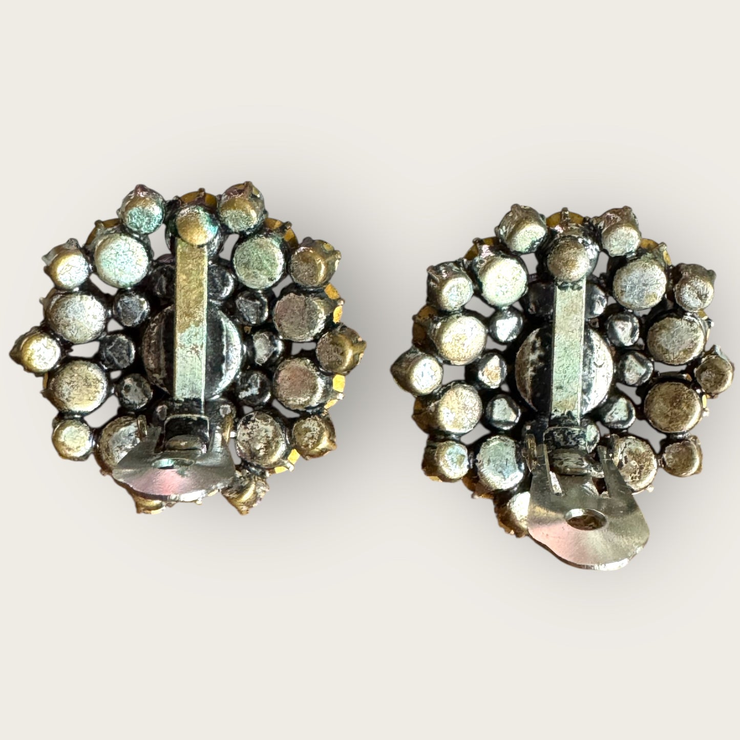 Signed Austria Lavender & Amethyst Dome Rhinestone Clip-On Earrings – 1950s Mid-Century Cocktail Jewelry