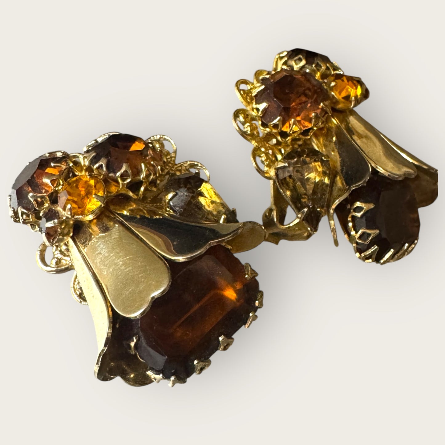 Vintage 1950s Austrian Filigree Clip-On Earrings – Root Beer & Amber Rhinestones – Statement Mid-Century Jewelry