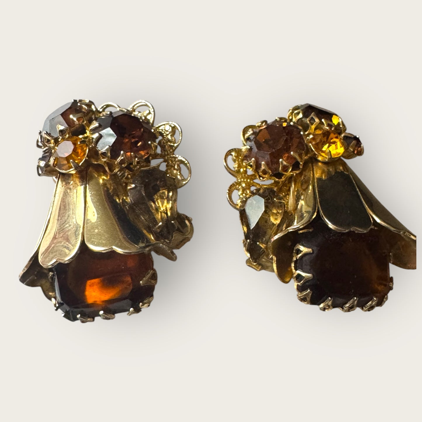Vintage 1950s Austrian Filigree Clip-On Earrings – Root Beer & Amber Rhinestones – Statement Mid-Century Jewelry