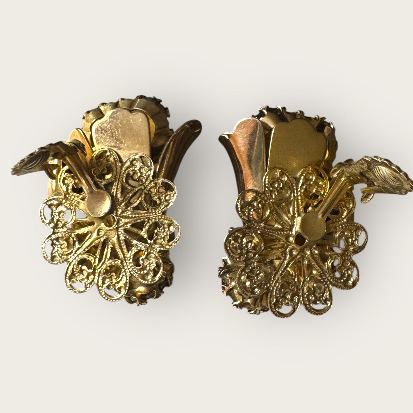 Vintage 1950s Austrian Filigree Clip-On Earrings – Root Beer & Amber Rhinestones – Statement Mid-Century Jewelry
