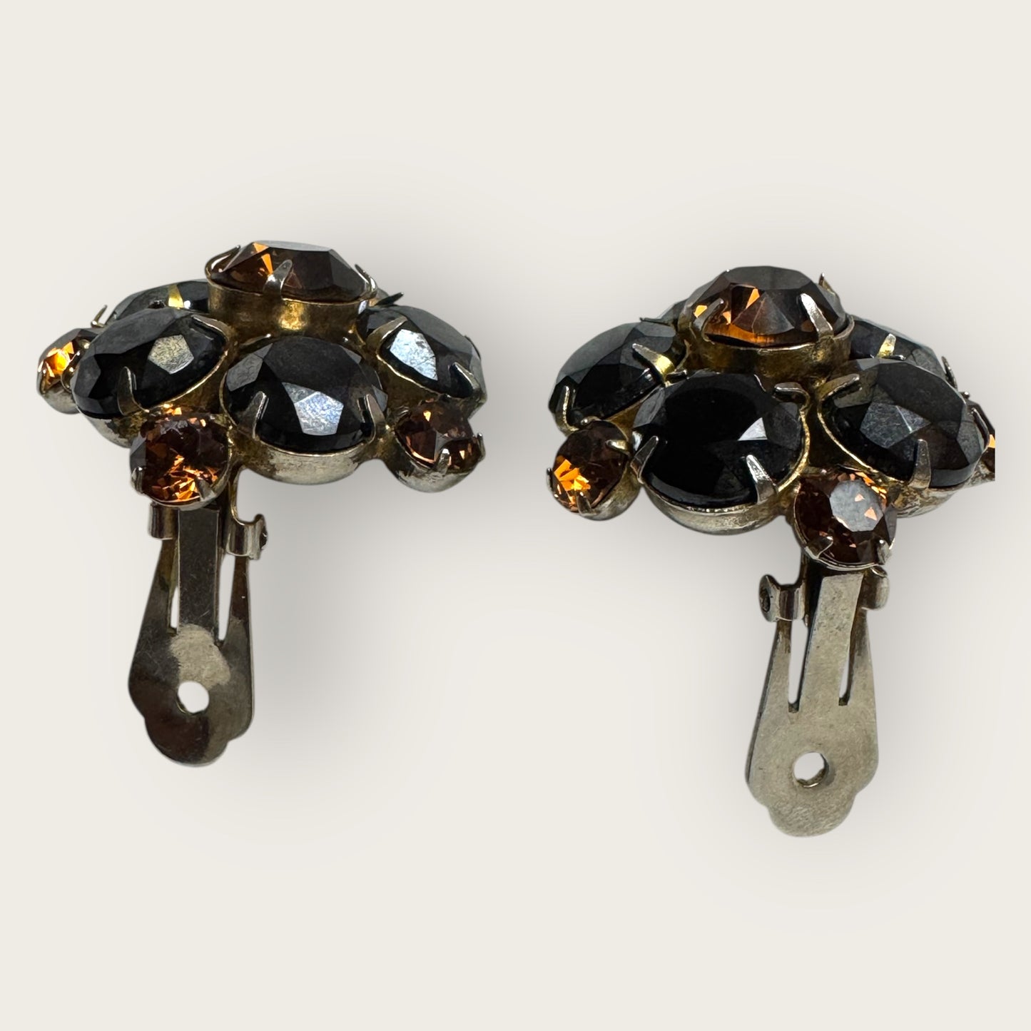 Vintage Black & Root Beer Domed Rhinestone Earrings – 1950s Bold Cocktail Clip-Ons – Mid-Century Statement Jewelry