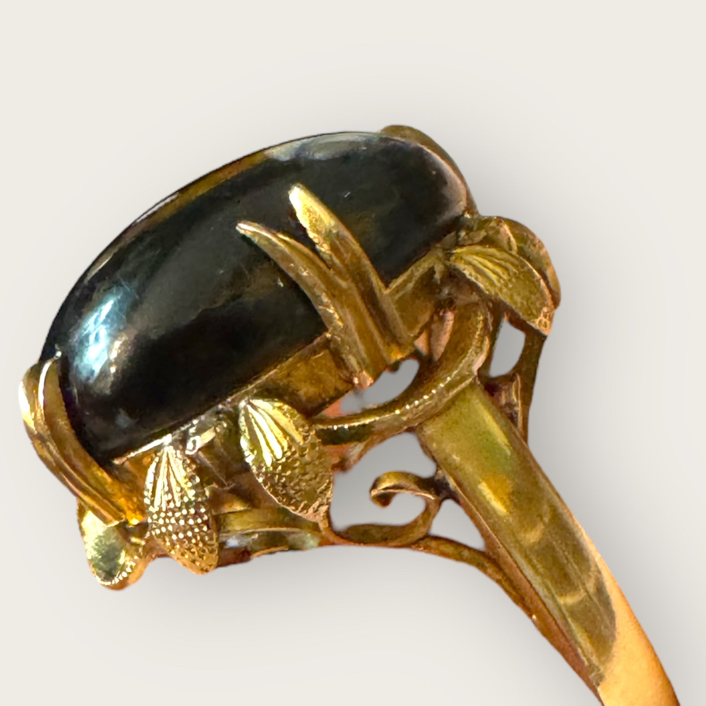 Vintage 18k Gold Tiger’s Eye Cabochon Ring | Private Collection