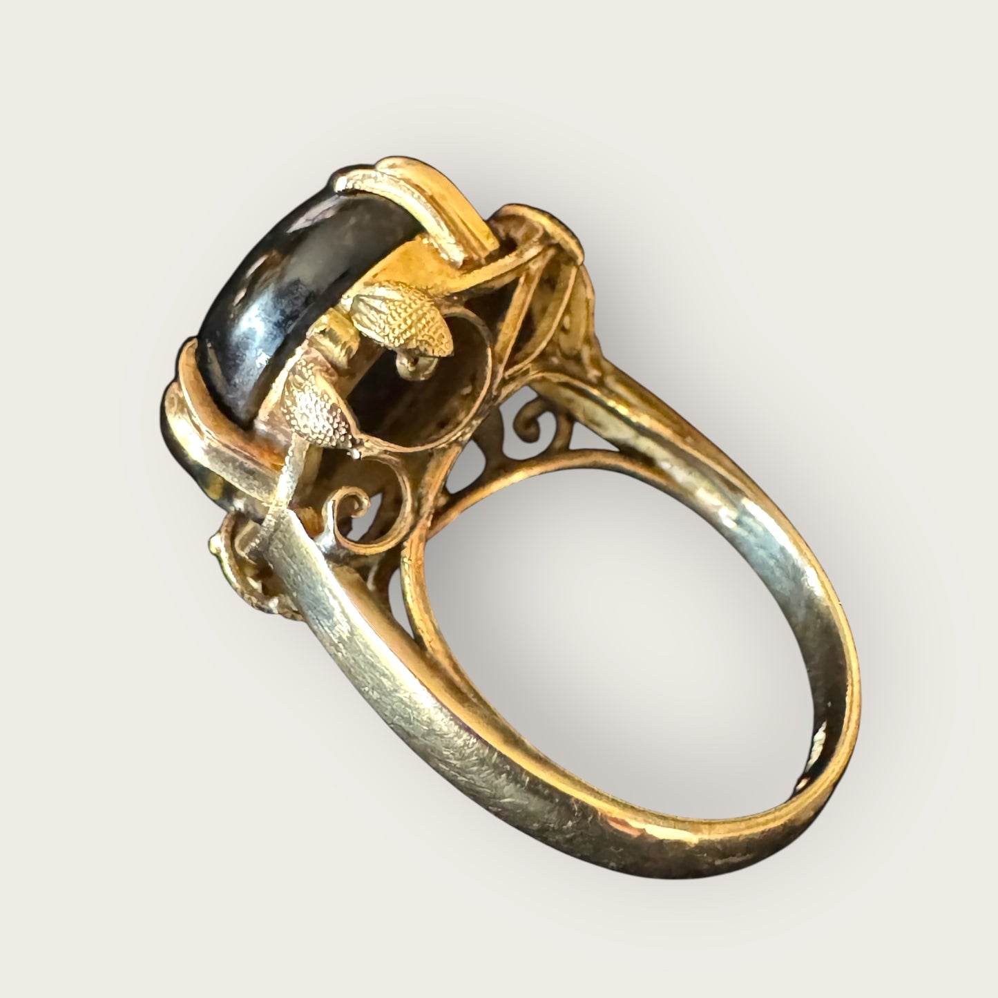 Vintage 18k Gold Tiger’s Eye Cabochon Ring | Private Collection