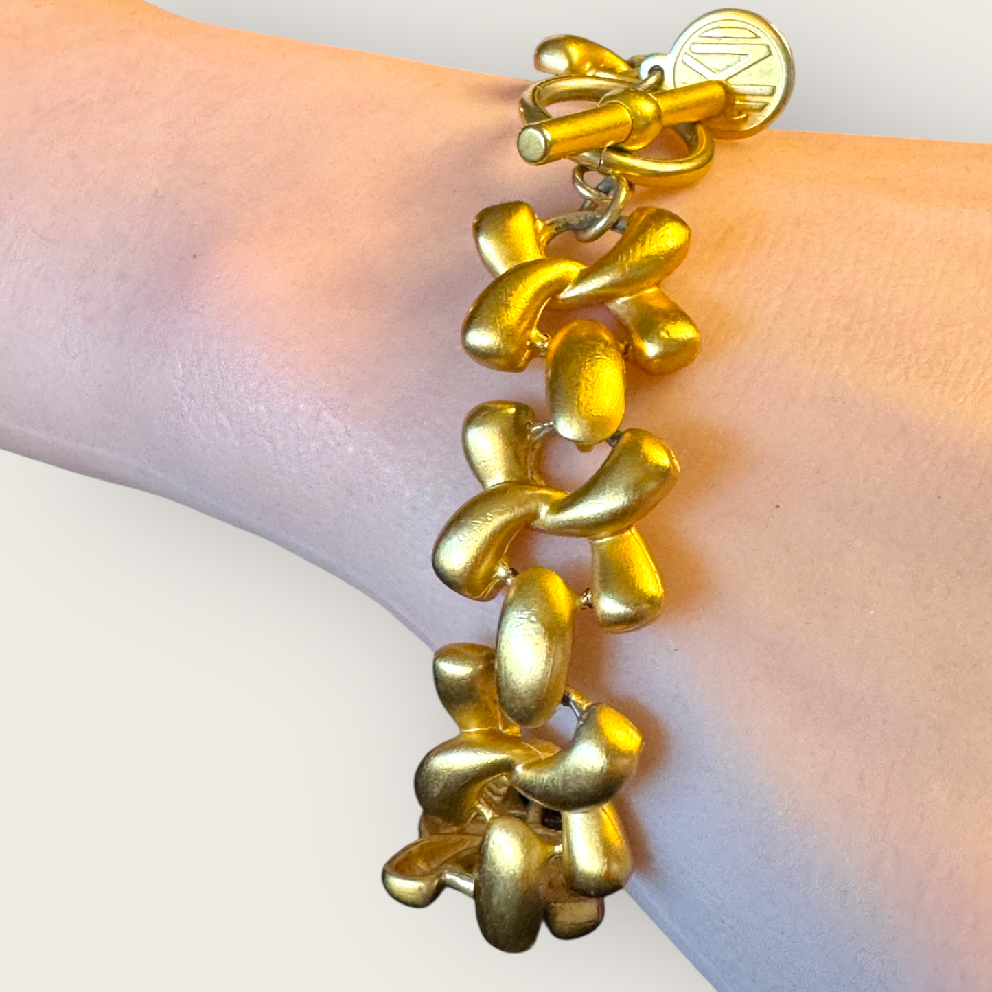 Vintage Anne Klein II Matte Gold Toggle Bracelet, XO Link Design, 7 Inch