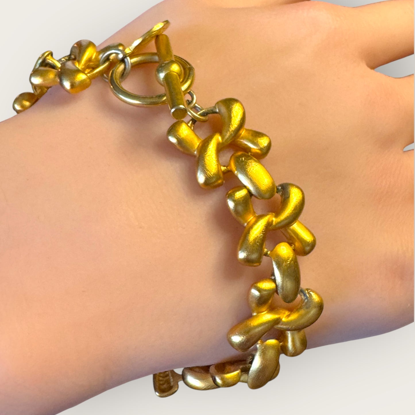 Vintage Anne Klein II Matte Gold Toggle Bracelet, XO Link Design, 7 Inch