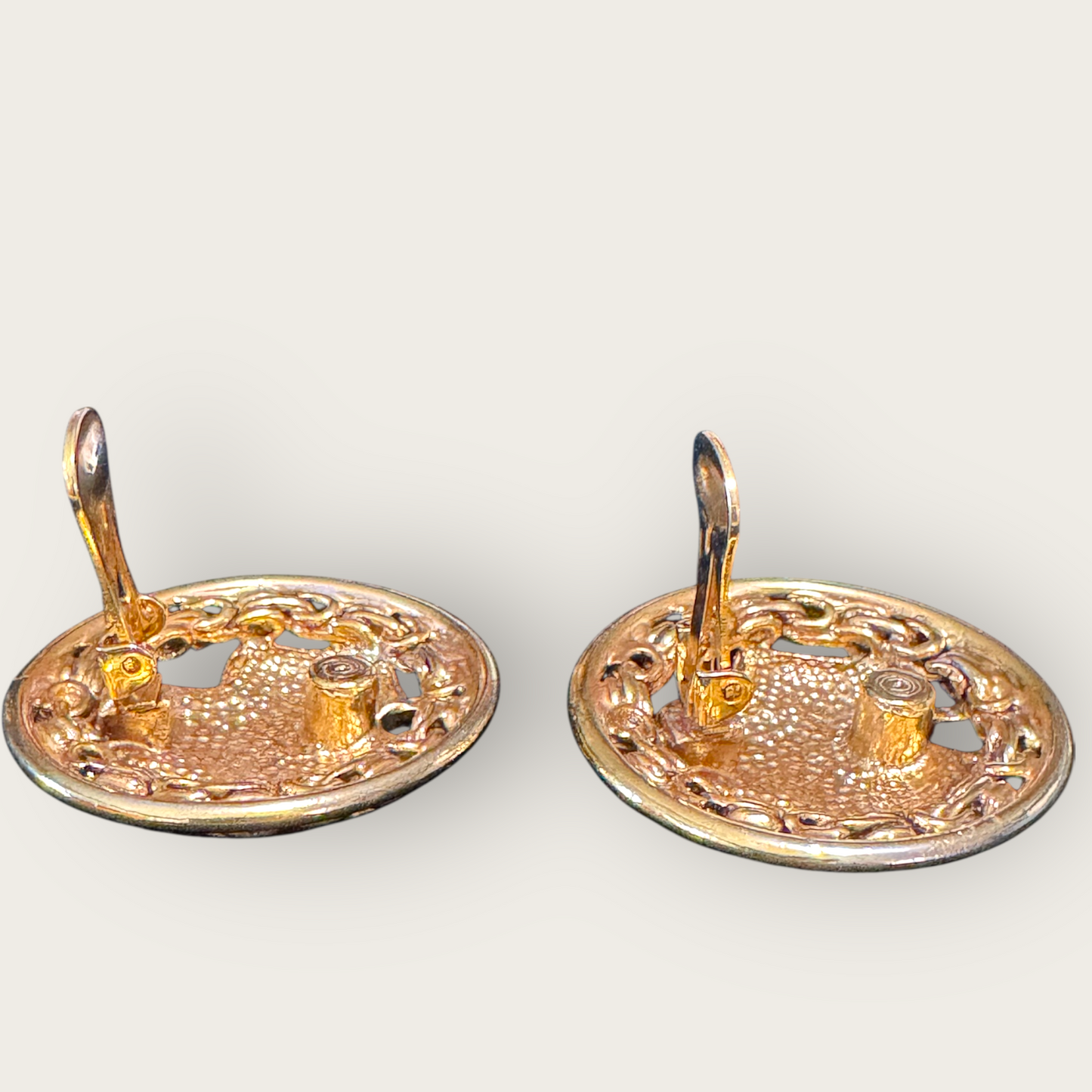 Vintage Enamel Leaf Motif Clip-On Earrings – Gold-Tone Statement Discs