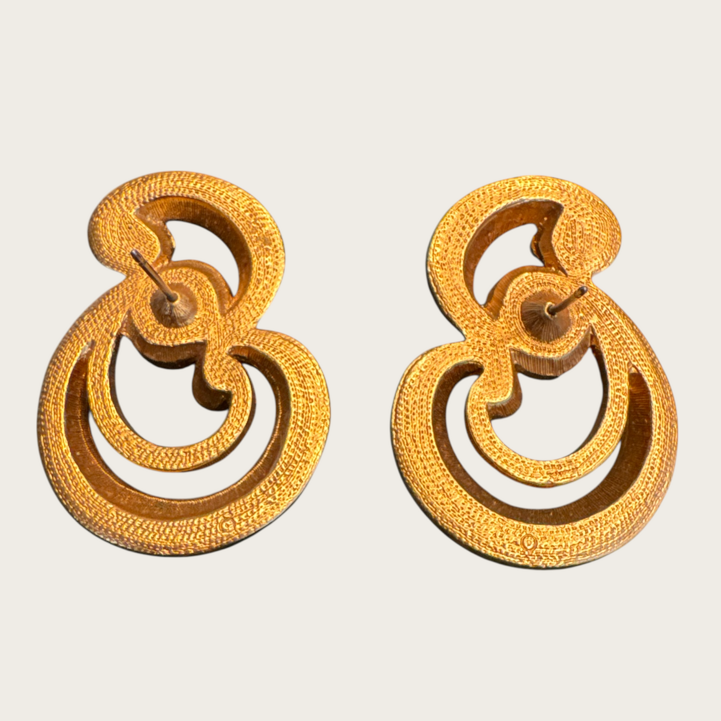 Vintage Amber Lucite Cabochon Earrings – Gold-Tone Scroll Statement Design
