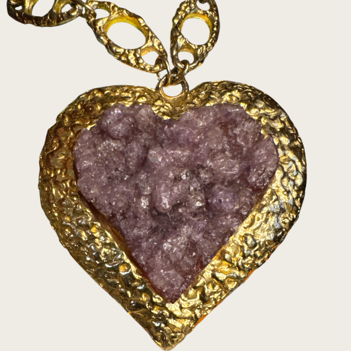 Rare Vintage Kenneth Jay Lane Couture Necklace – Sculptural Heart with Purple Druzy, Gold-Tone Open Link Chain (c. late 1970s–1980s)