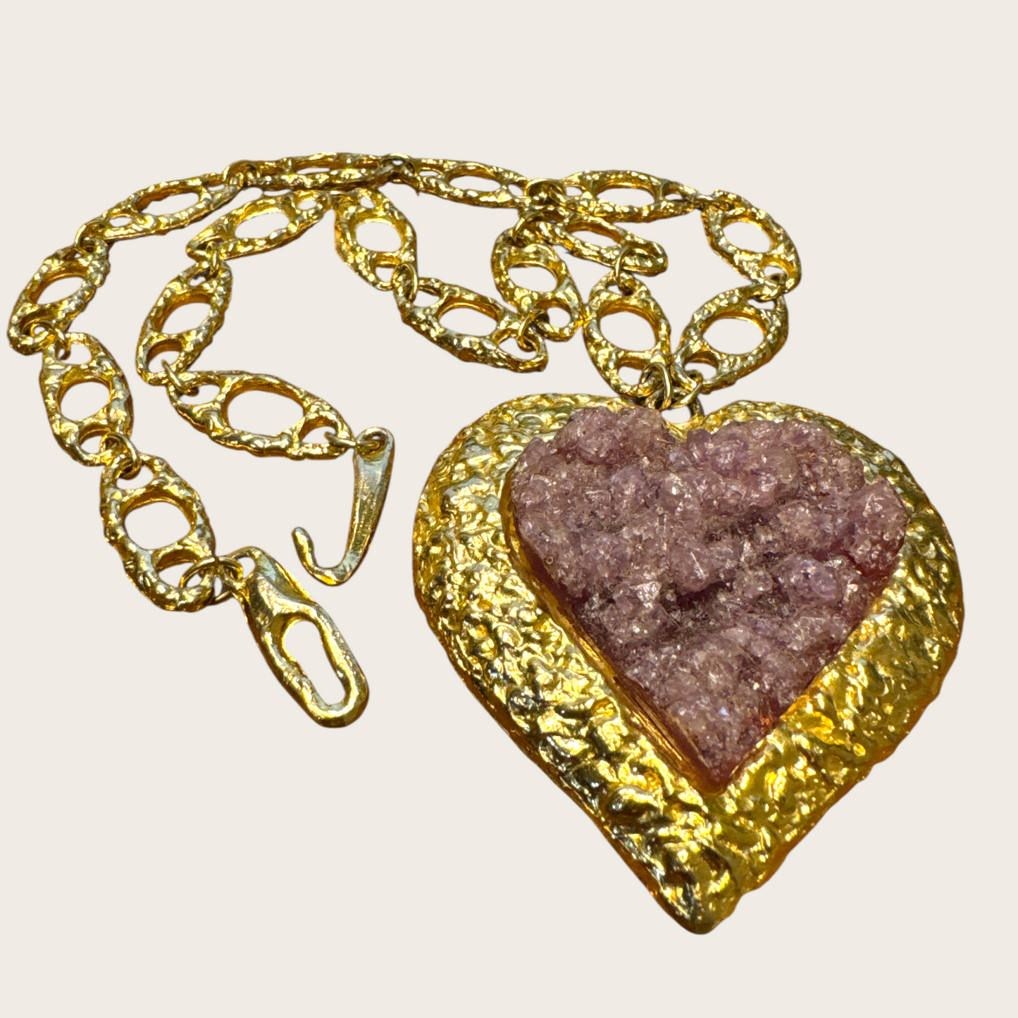 Rare Vintage Kenneth Jay Lane Couture Necklace – Sculptural Heart with Purple Druzy, Gold-Tone Open Link Chain (c. late 1970s–1980s)
