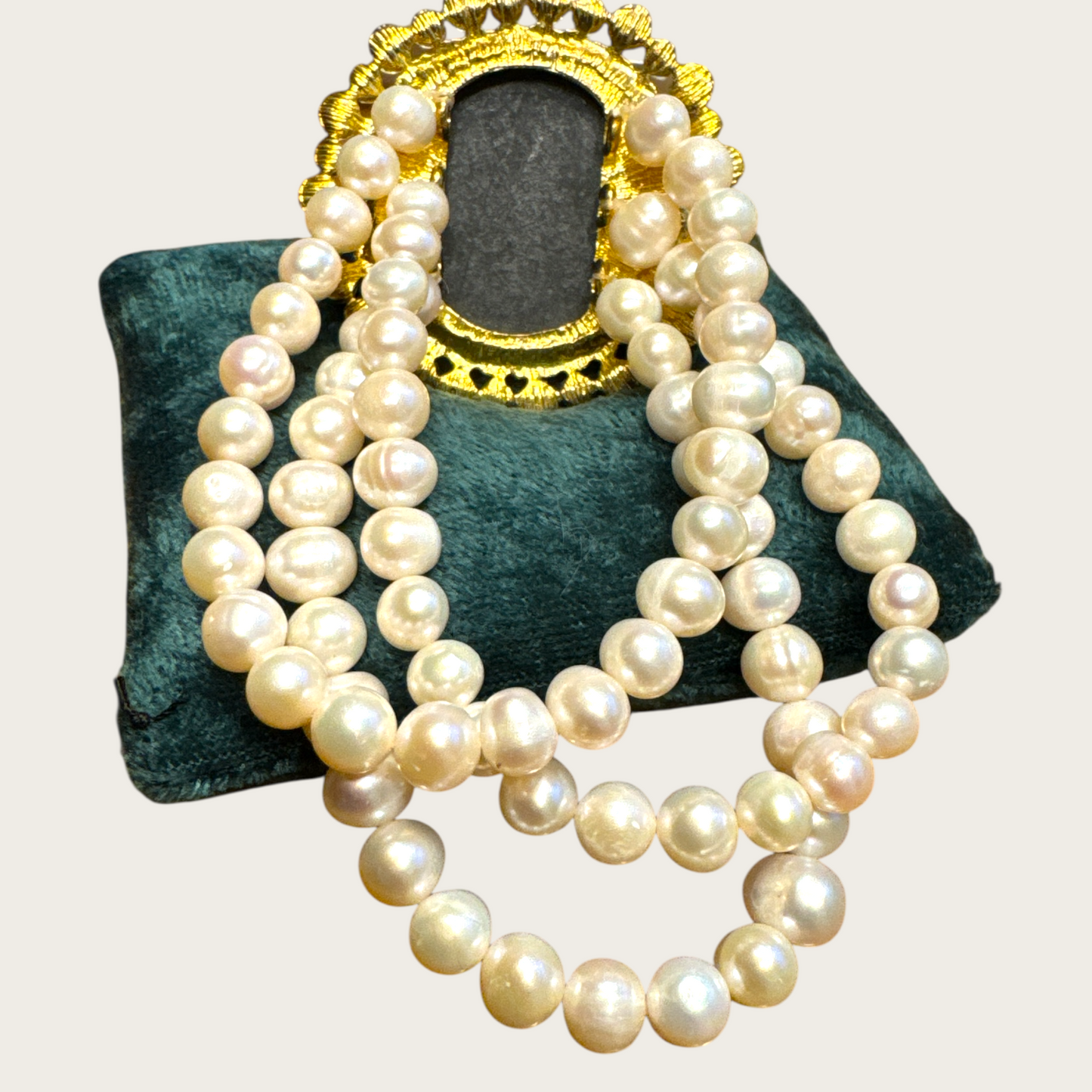 Vintage Pearl & Cameo Stretch Bracelet – Genuine 6.9 mm Pearls, Crystal Halo, 1980s Revival