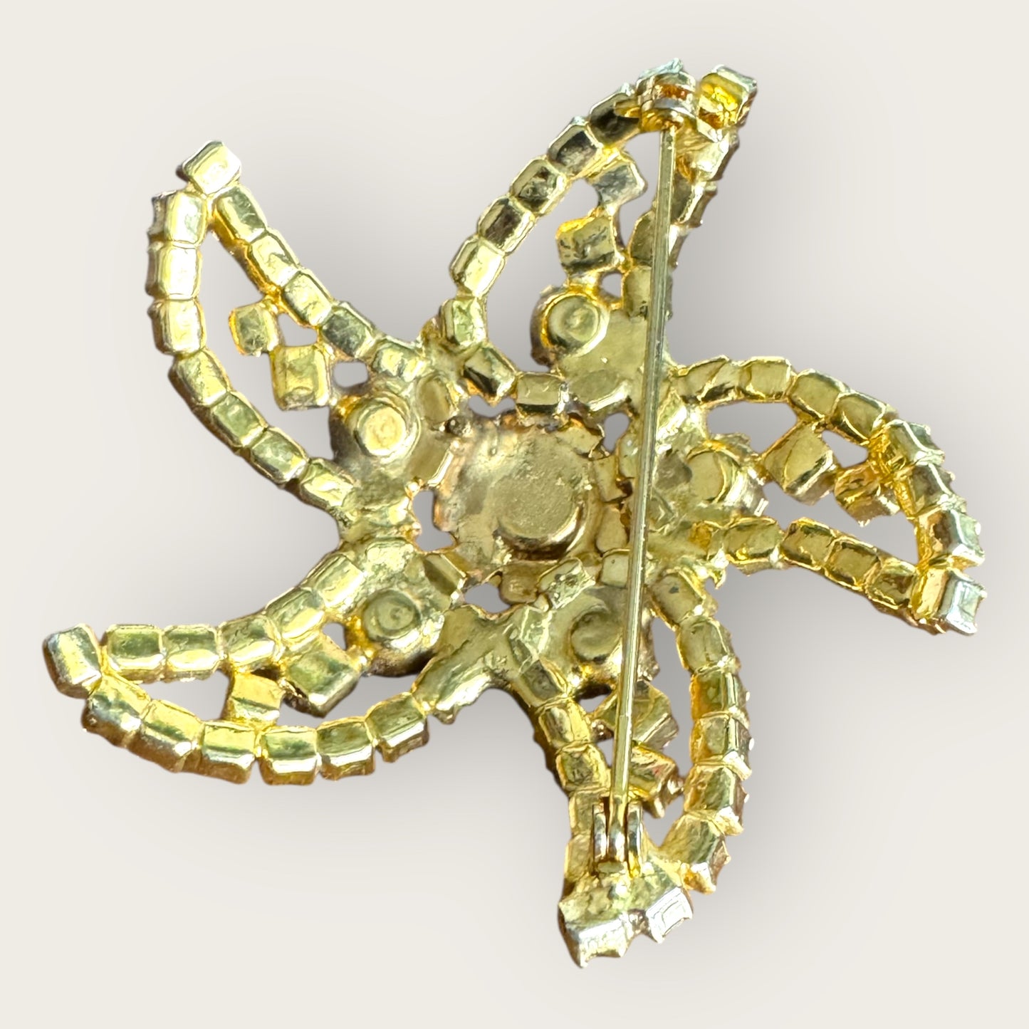 Vintage Mid-Century Pink & Lavender Rhinestone Starburst Brooch – Layered Gold-Tone Statement Pin, 1950s