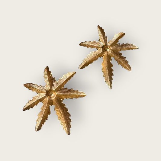 Vintage Sarah Coventry Gold-Tone Leaf Starburst Clip-On Earrings – 1970s Signed