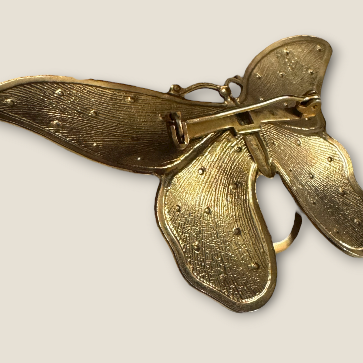 Vintage Iridescent Glass Butterfly Brooch – Domed Cabochon on Gold-Tone Wings