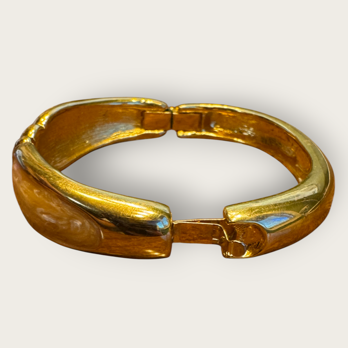 Vintage Napier Beige Enamel and Gold-Tone Hinged Bracelet – 1980s–1990s Statement Jewelry