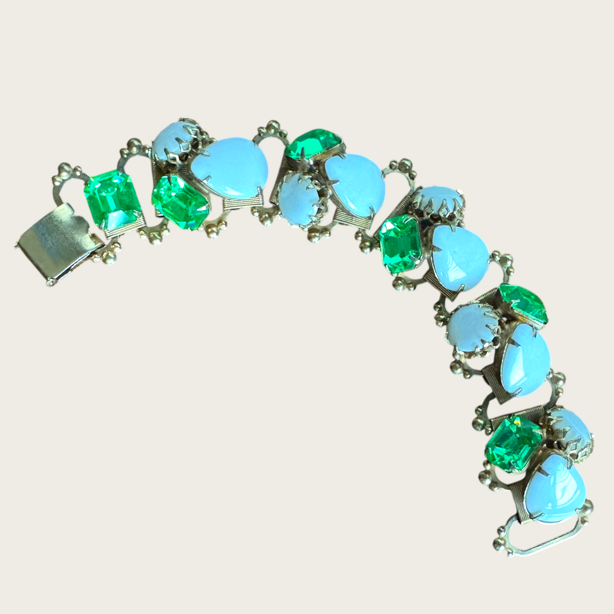 Vintage Uranium Glass & Opaque Pear Cabochon Panel Bracelet – Mid-Century Designer Style, Antique Gold Tone (6¼”)