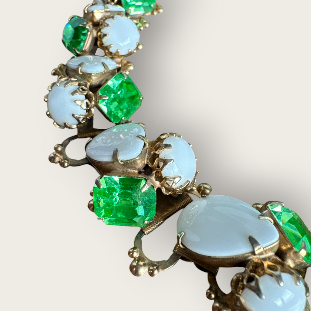 Vintage Uranium Glass & Opaque Pear Cabochon Panel Bracelet – Mid-Century Designer Style, Antique Gold Tone (6¼”)