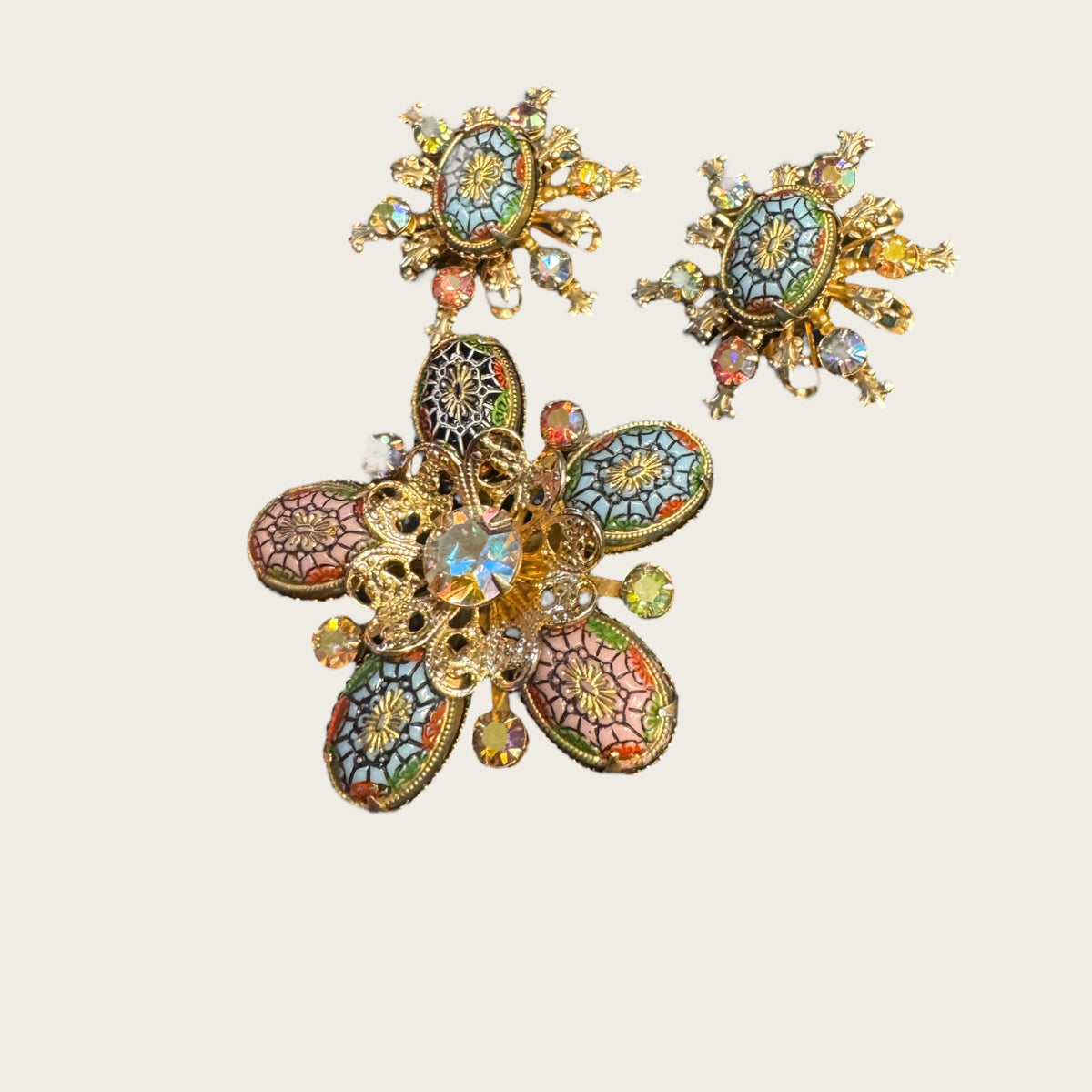 West German Carved Glass & Aurora Borealis Set | Vintage Gilt Filigree Brooch & Earrings (1950s–1960s)