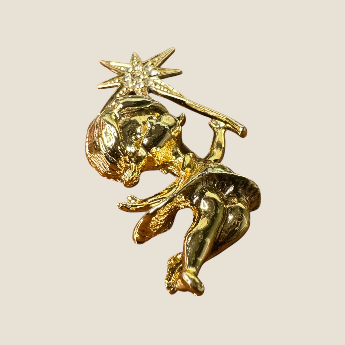 Vintage Tancer II Fairy with Crystal Rhinestone Wand Brooch – Gold-Tone, Peridot Green Eyes