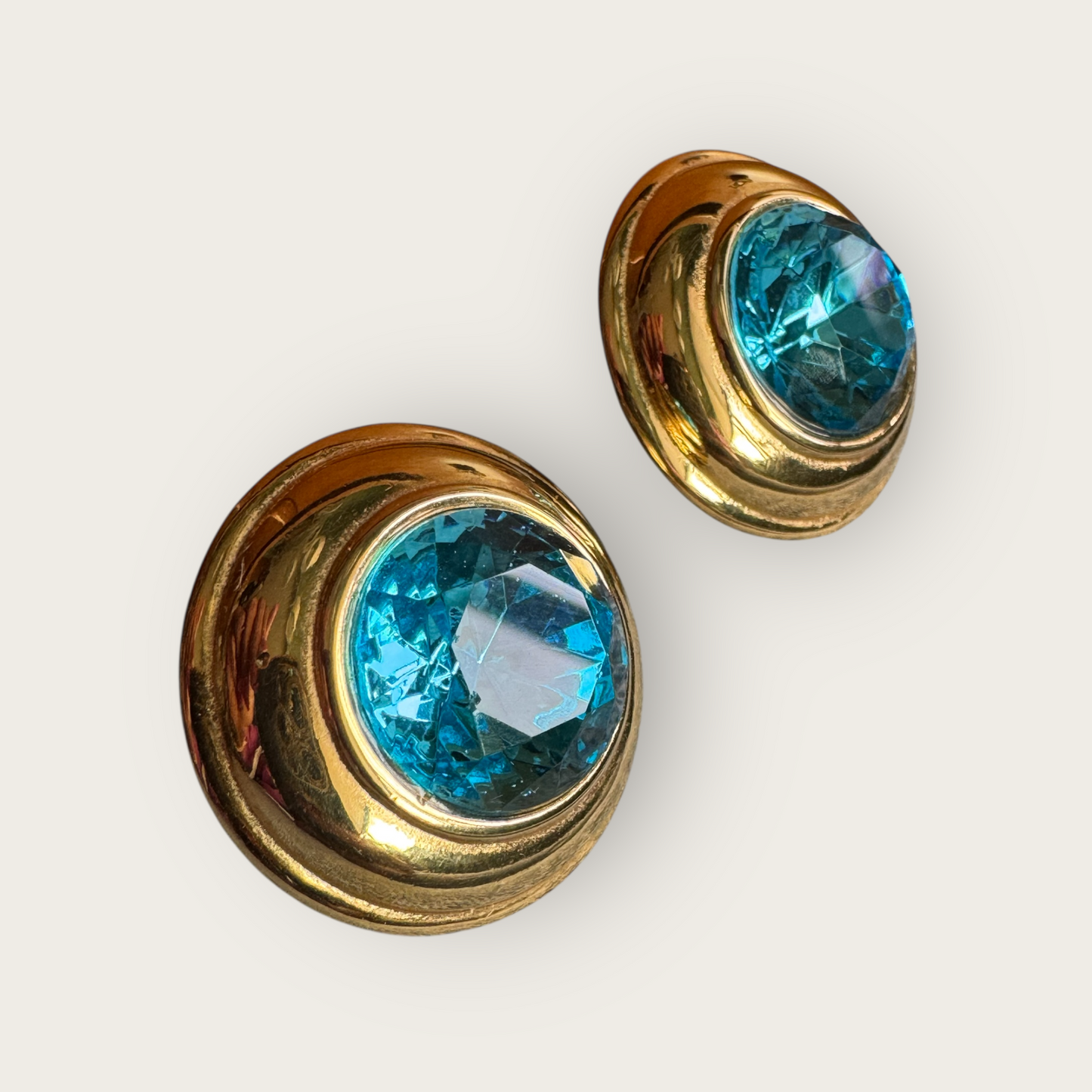 Vintage Monet Blue Topaz Glass Rivoli Clip-On Earrings – Gold Tone 1980s