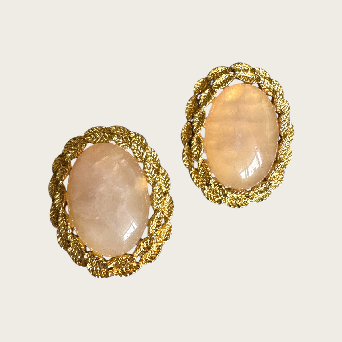 Vintage Gold-Tone Clip-On Earrings with Genuine Rose Quartz – Oval Cabochon & Twisted Rope Frame