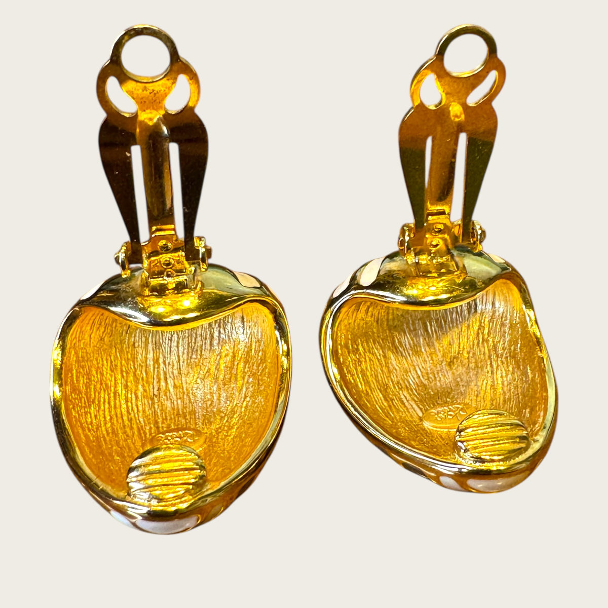 Joan Rivers Gold-Tone Zebra Stripe Clip-On Earrings – Cream & Taupe Enamel Statement Design | 1990s Vintage Couture