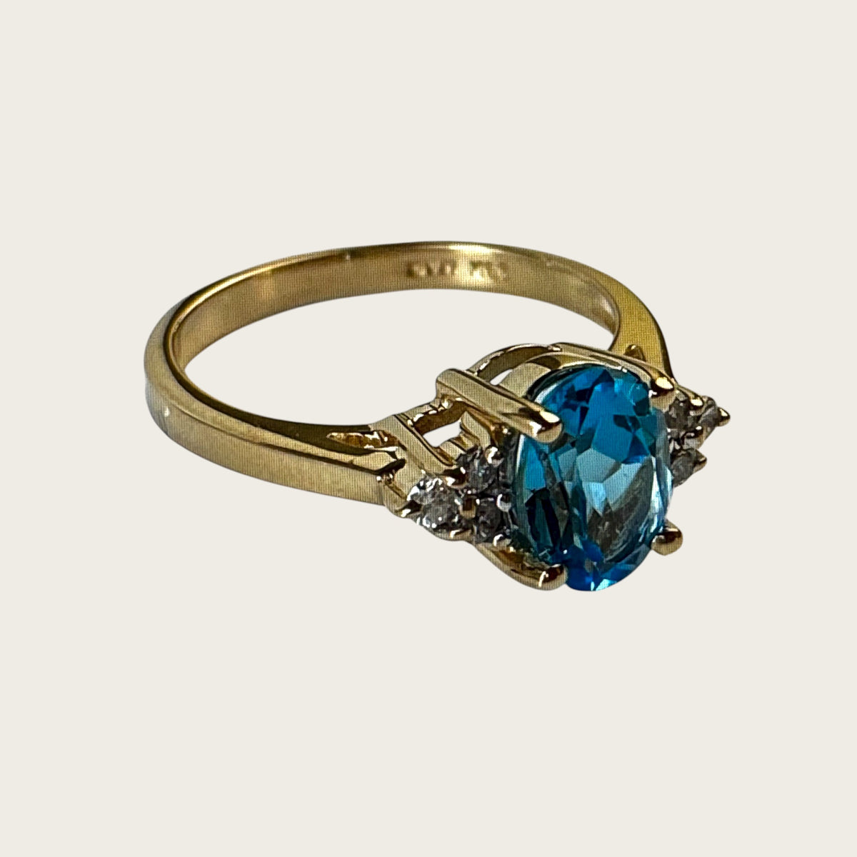 Vintage 14K Yellow Gold Blue Topaz & Diamond Ring