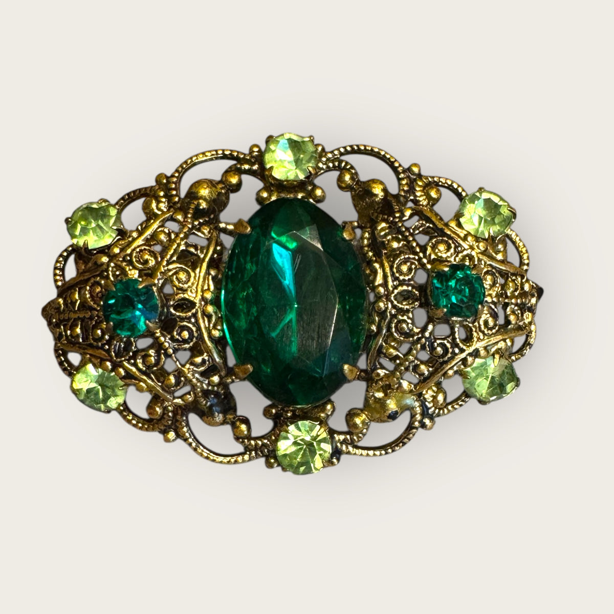 Vintage Emerald & Peridot Rhinestone Filigree Brooch – Antique Gold Setting