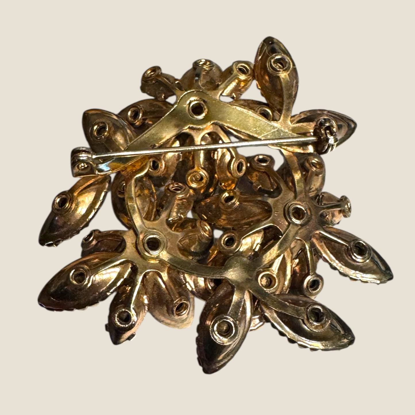 Mid-Century Amethyst Aurora Borealis Starburst Spray Brooch – Radiant Gold-Tone Burst