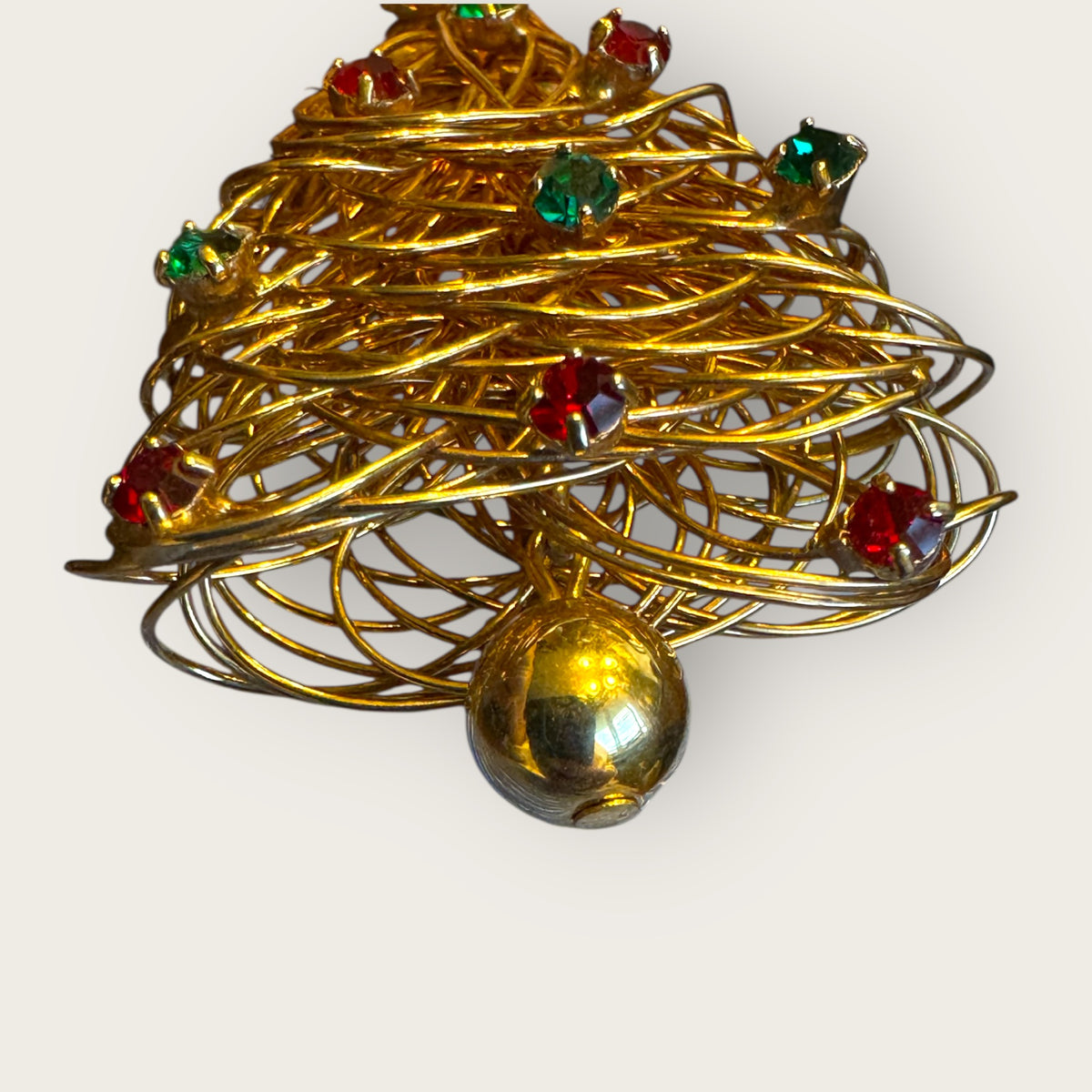 Vintage Wire-Wrapped Christmas Tree Brooch – Gold-Tone with Red & Green Rhinestones