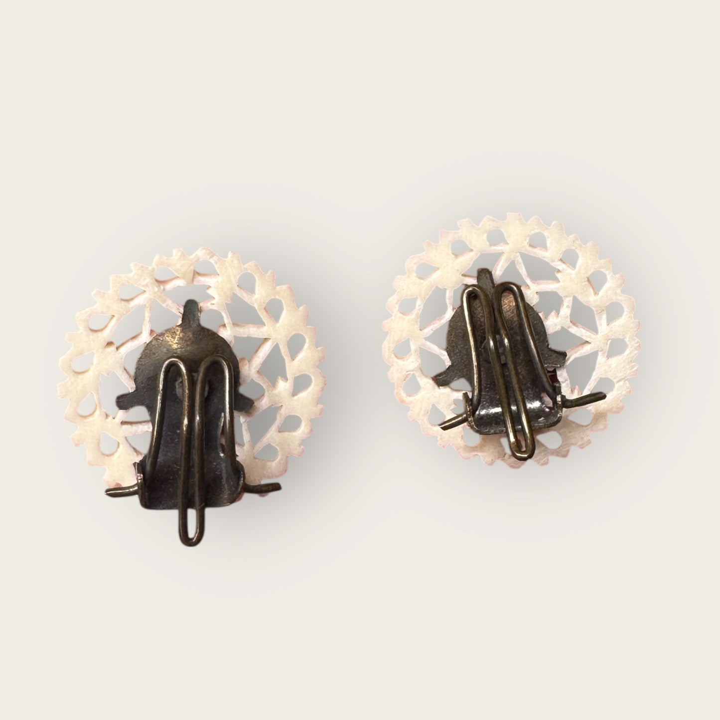 Vintage Carved Celluloid Filigree Floral Earrings – 1920s–1940s Cream Ivorine
