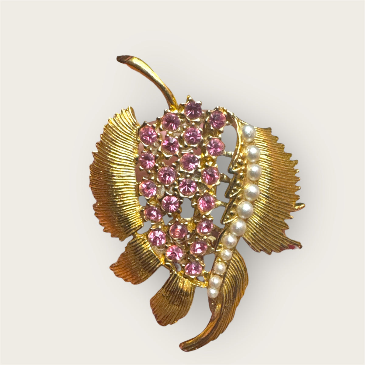 Vintage GERRY’S Gold-Tone Leaf Brooch with Pink Rhinestones & Pearl Scroll