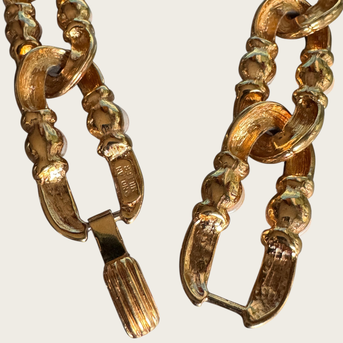 Vintage Nolan Miller Couture Ribbed Gold Link & Faux Pearl Necklace