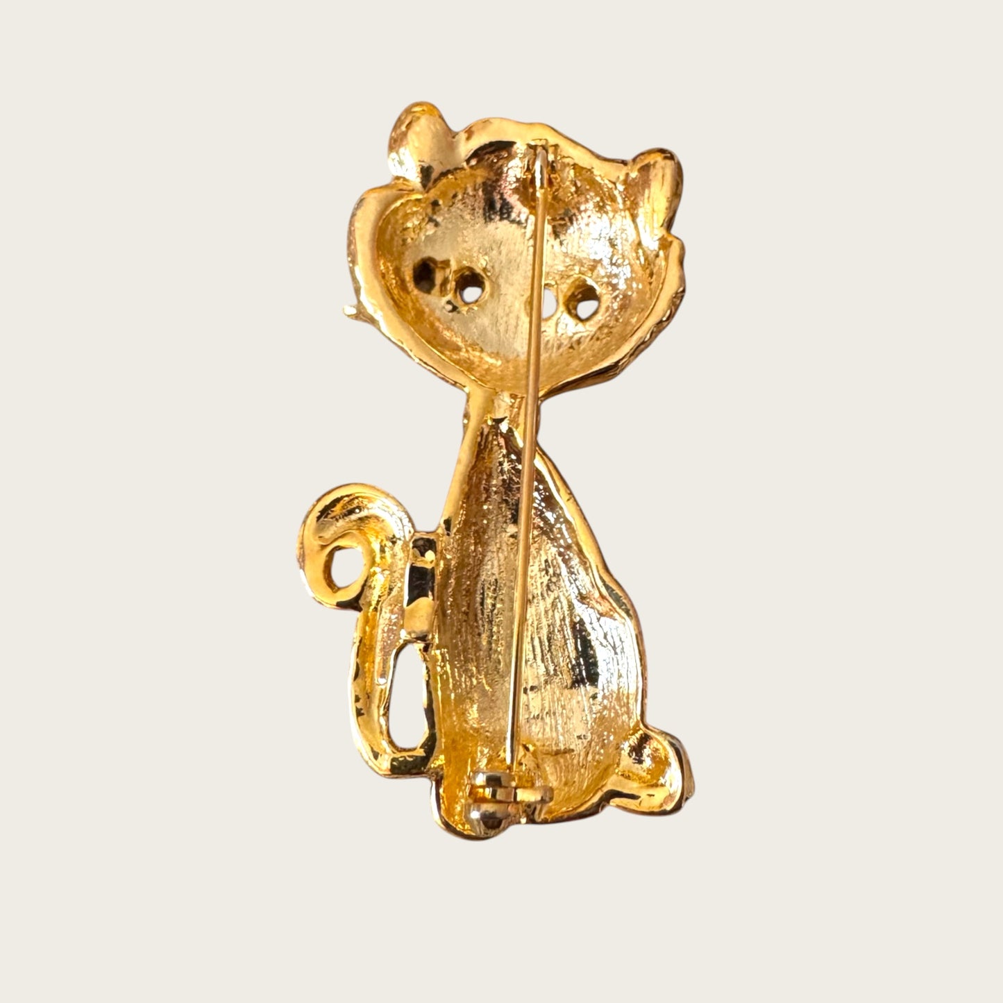 Vintage Scruffy Cat Brooch – Gold Tone with Emerald Eyes & Crystal Collar
