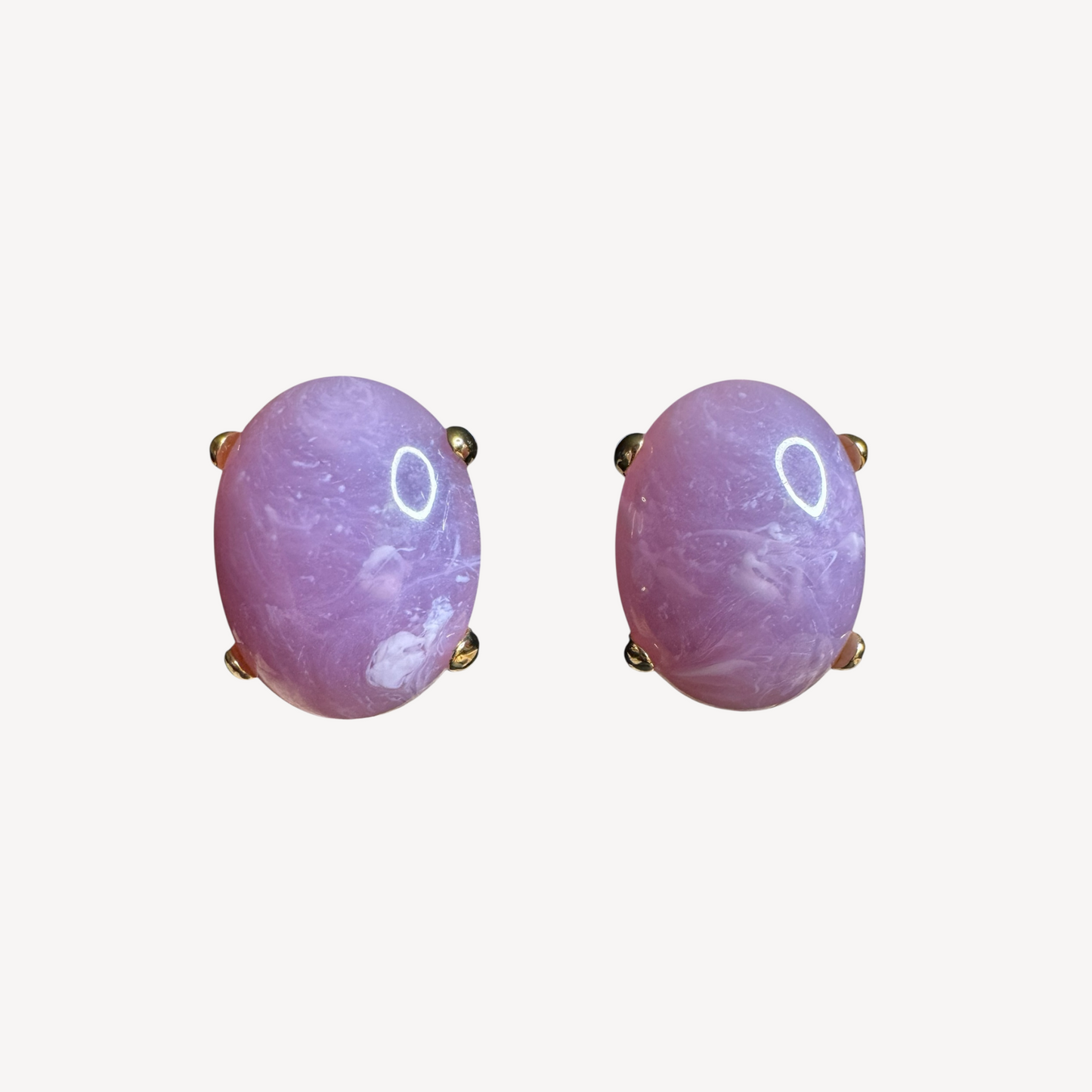 Vintage 1980s Joan Rivers Clip-On Earrings – Marbled Purple Lucite Oval with Gold-Tone Setting
