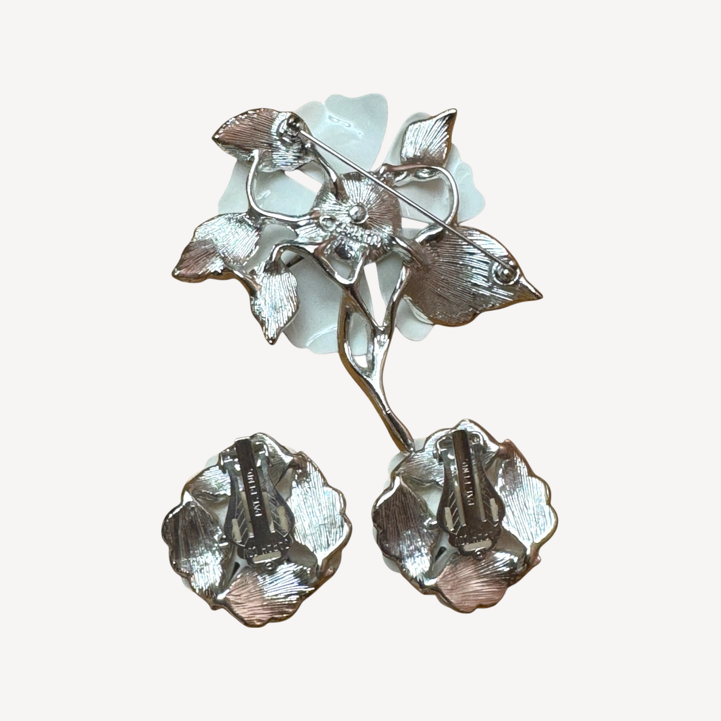 Vintage 1960s Sarah Coventry White Enamel 3D Flower Brooch & Clip-On Earrings Set – Signed