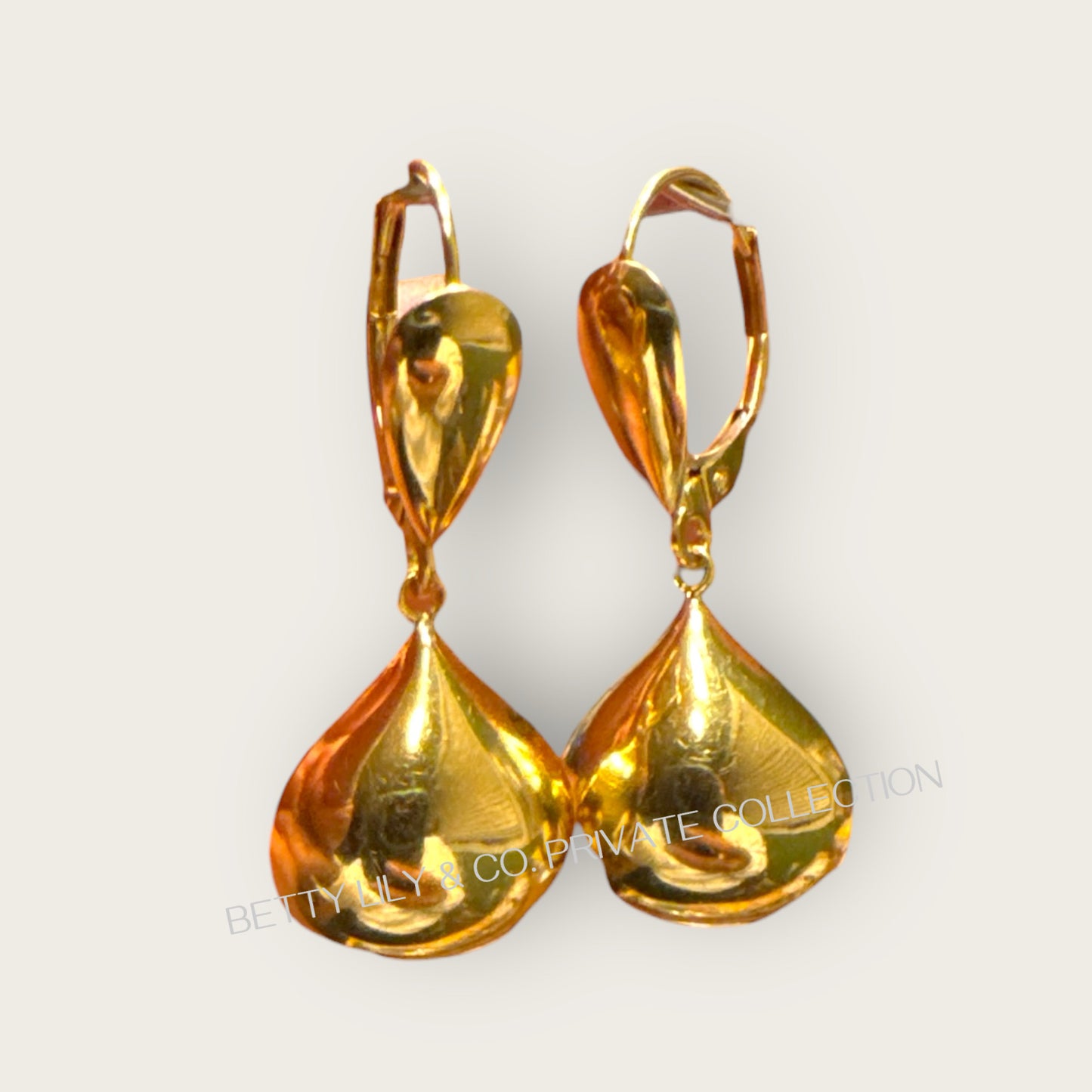 Vintage 14K Gold Teardrop Dangle Earrings | Private Collection