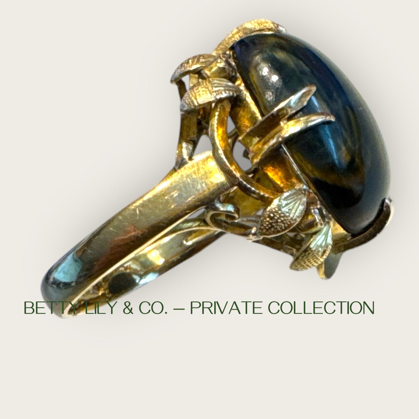 Vintage 18k Gold Tiger’s Eye Cabochon Ring | Private Collection
