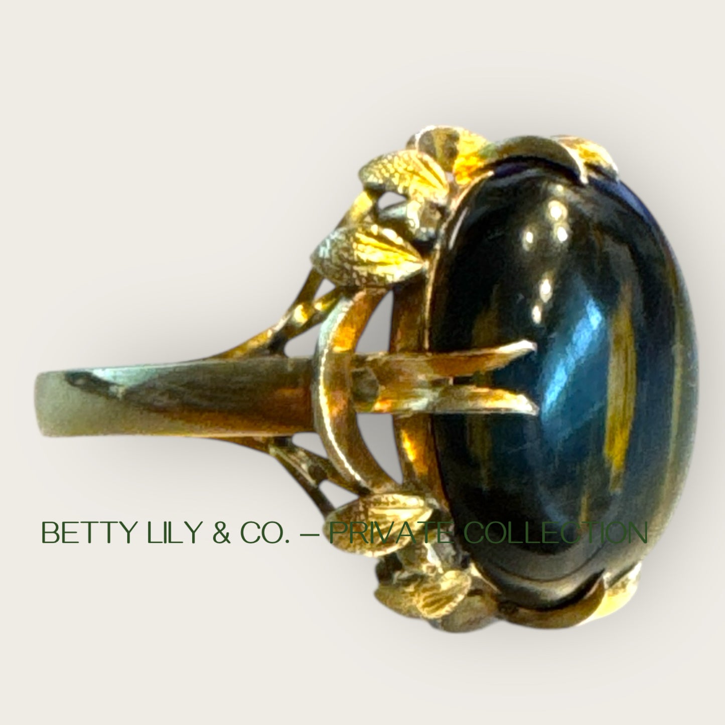 Vintage 18k Gold Tiger’s Eye Cabochon Ring | Private Collection