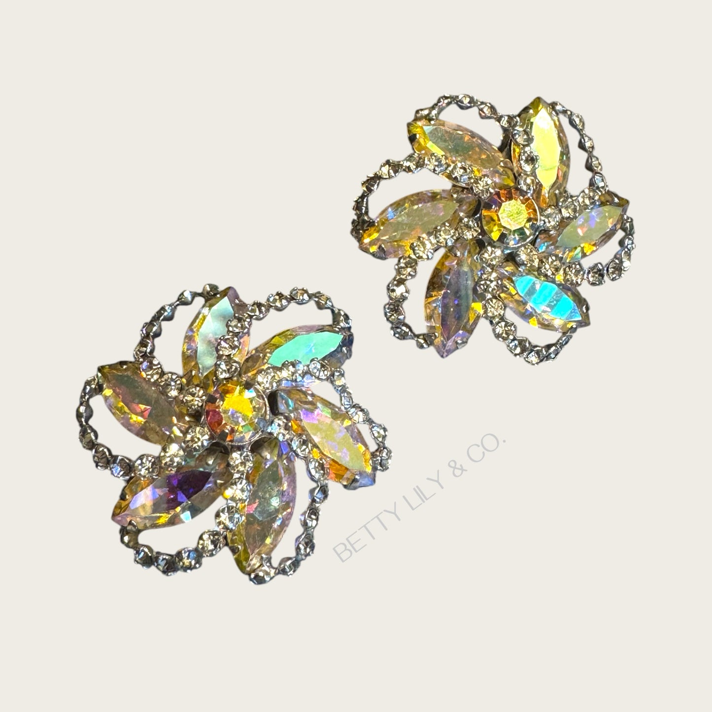 Vintage Weiss Aurora Borealis Four-Piece Parure – Necklace, Clip Earrings & Dual Brooch Set – Mid-Century AB Navette & Rivoli – Signed