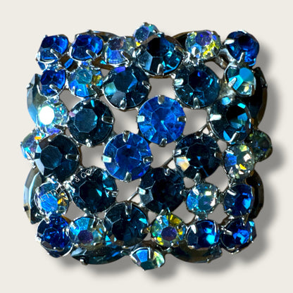 Vintage 1960s Sapphire Blue Aurora Borealis Domed Rhinestone Brooch – Layered Mid-Century Statement Pin in Silver-Tone