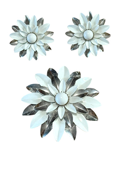 Vintage 1960s Sarah Coventry 3D White Floral Brooch & Clip-On Earrings Set – Signed Silver-Tone